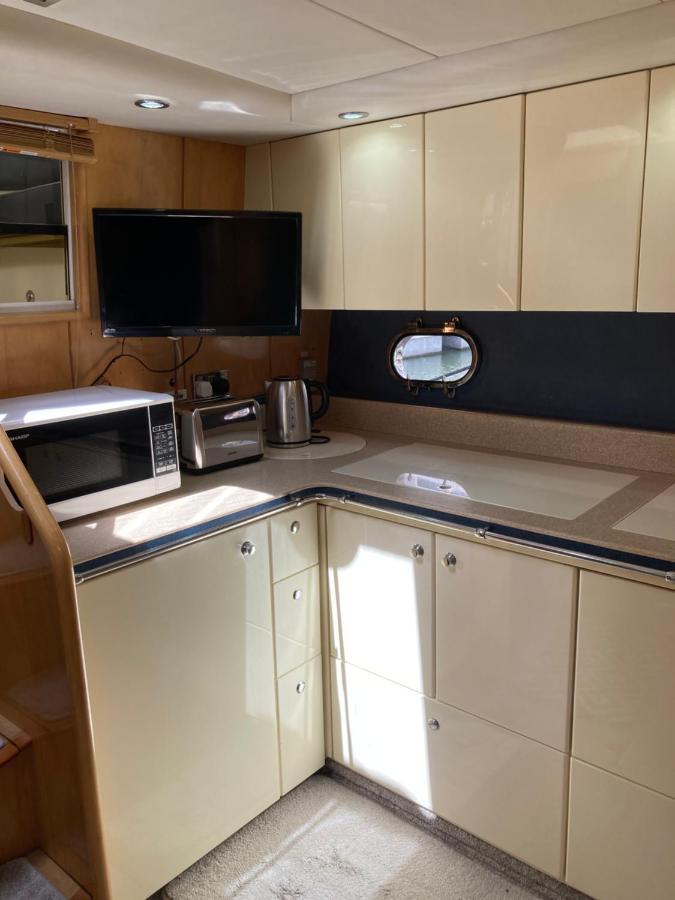 Entire Boat At St Katherine Docks 2 Available Select Using Room Options Лондон Екстериор снимка
