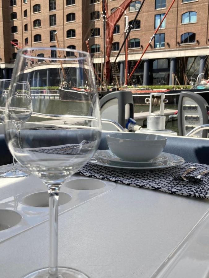 Entire Boat At St Katherine Docks 2 Available Select Using Room Options Лондон Екстериор снимка