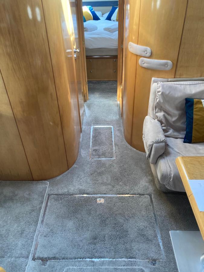 Entire Boat At St Katherine Docks 2 Available Select Using Room Options Лондон Екстериор снимка