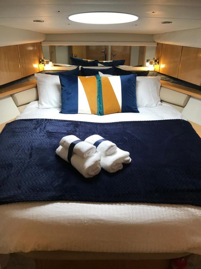 Entire Boat At St Katherine Docks 2 Available Select Using Room Options Лондон Екстериор снимка