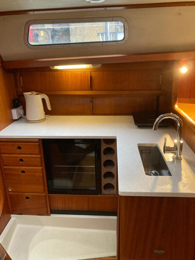 Entire Boat At St Katherine Docks 2 Available Select Using Room Options Лондон Екстериор снимка