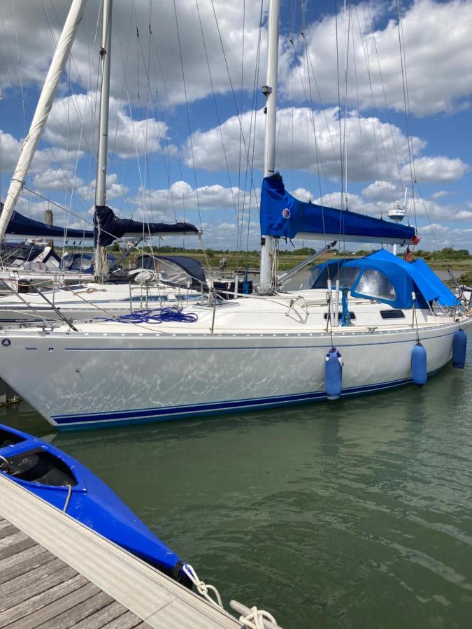 Entire Boat At St Katherine Docks 2 Available Select Using Room Options Лондон Екстериор снимка