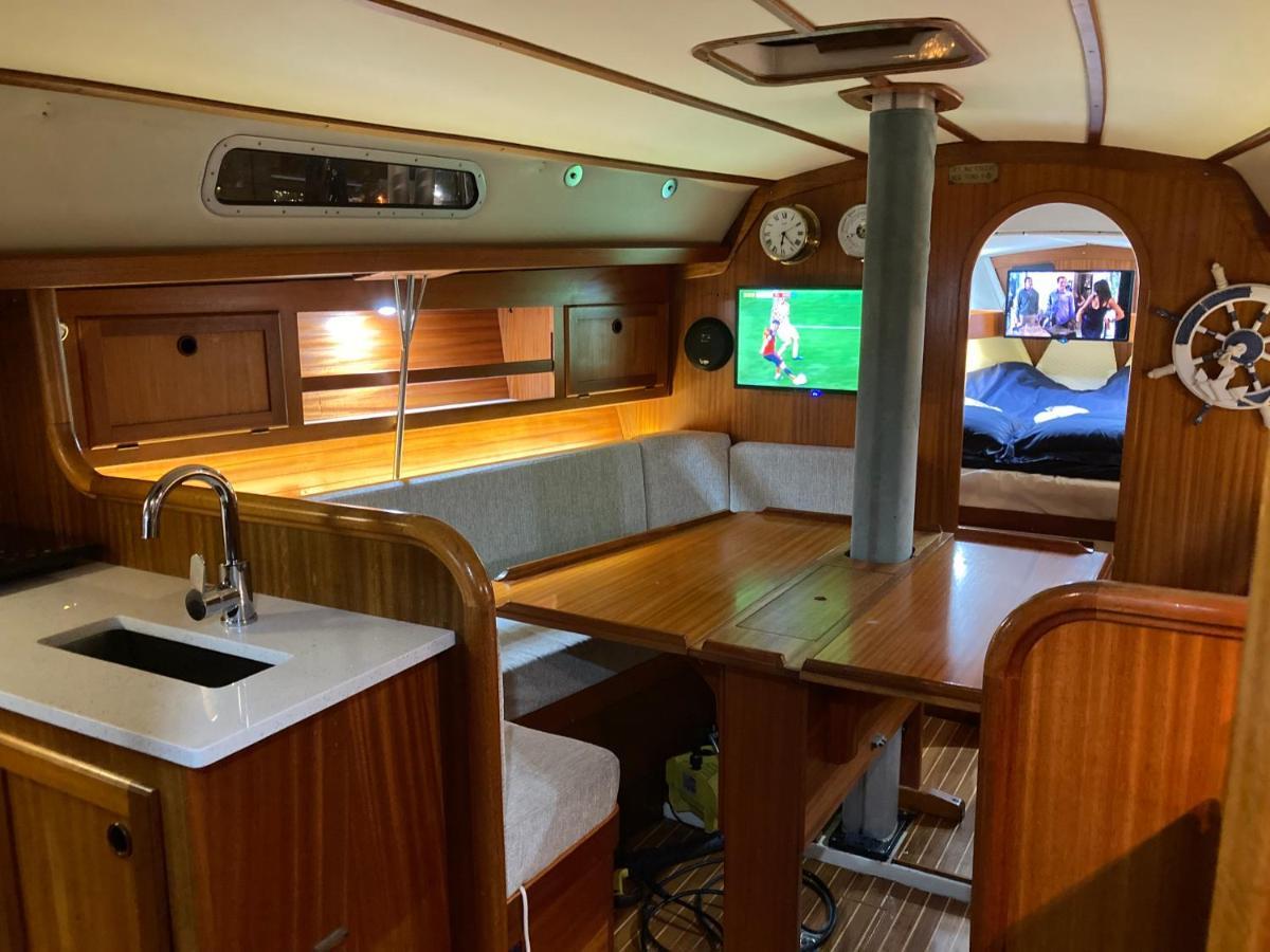 Entire Boat At St Katherine Docks 2 Available Select Using Room Options Лондон Екстериор снимка