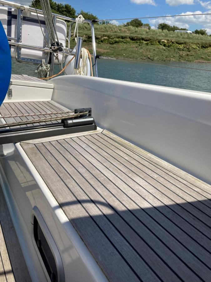 Entire Boat At St Katherine Docks 2 Available Select Using Room Options Лондон Екстериор снимка